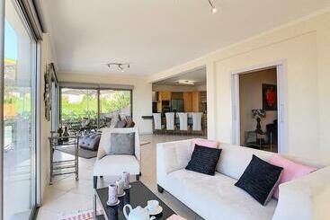 Villa Moniz By Lovelystay