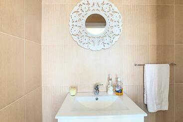 Villa Moniz By Lovelystay