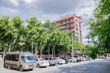 هتل Eoutfitting Golden Country