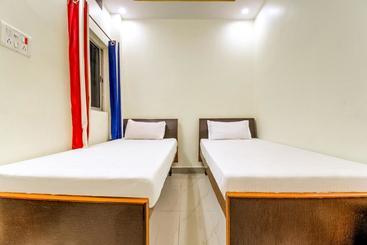 هتل Spot On 45145 Happy Guest House