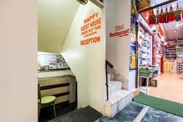 هتل Spot On 45145 Happy Guest House