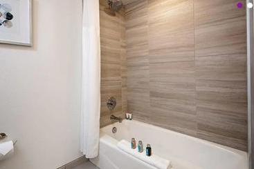 هتل The Cassara Carlsbad, Tapestry Collection By Hilton