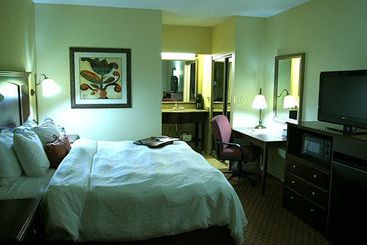 בית מלון כפרי Baymont Inn & Suites By Wyndham The Woodlands