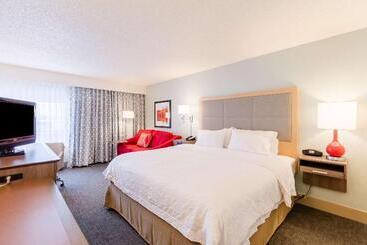هتل Hampton Inn Rochester South