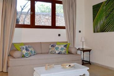 Pyrgos Ralli Estate Apartments And Suites