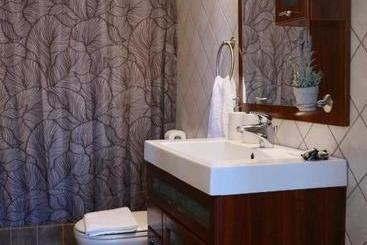 Pyrgos Ralli Estate Apartments And Suites
