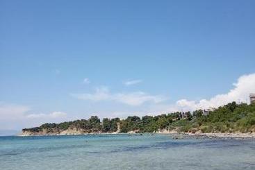 Pyrgos Ralli Estate Apartments And Suites