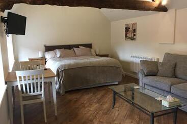 تختخواب و صبحانه The Stables At Harby