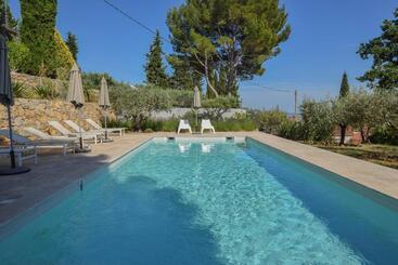 مبيت وإفطار Le Clos En Provence
