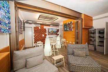 پانسیون Las Cebras Hostel