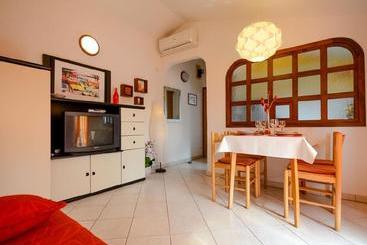 Apartments Zrinka 793