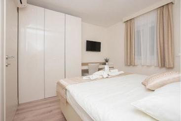 Apartments Leone Lukas