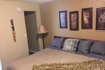 Highland Court Motel