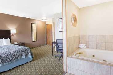 فندق Days Inn & Suites By Wyndham Waterloo