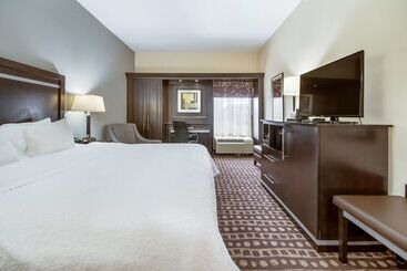 هتل Hampton Inn Columbus West