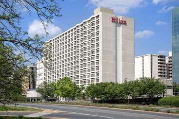 هتل Hilton Arlington National Landing