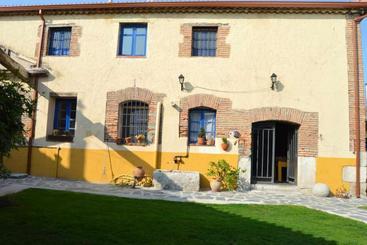 Spacious Villa With Private Pool Campo De Cuellar
