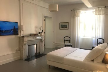 پانسیون Maison Ladevèze