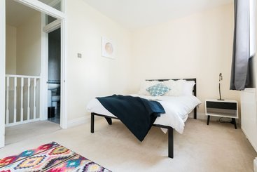 The Lapis Lounge Large 3bdr House At River Avon