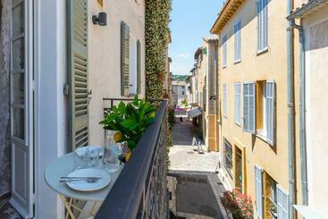 Valbonne Flat