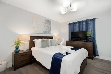 Comfortable Luxurious Home With Hot Tub, Near The Beach