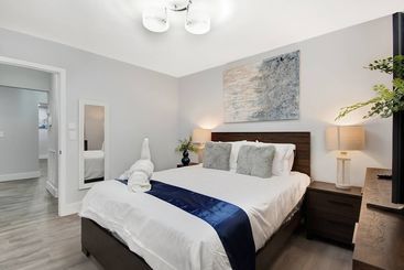 Comfortable Luxurious Home With Hot Tub, Near The Beach