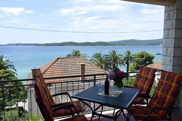 Apartments Zdravko   Comfortable & Close To The Sea