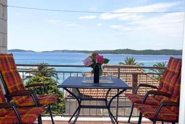 Apartments Zdravko   Comfortable & Close To The Sea
