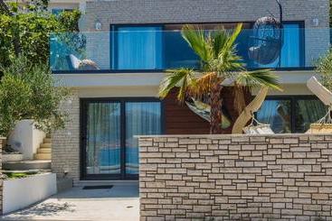 Villa Arbanessa With Heated Pool