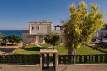 Villa Kivotos