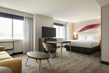 هتل Doubletree By Hilton St. Paul East