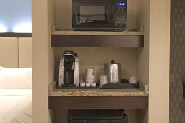 فندق Holiday Inn Express Anderson I 85   Exit 27  Highway 81, An Ihg