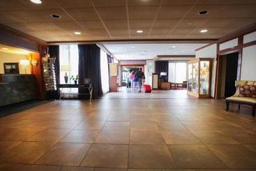 هتل Cortina Inn