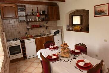 آپارتمان‌های توریست‌ها Dalmatian Traditional Apartment
