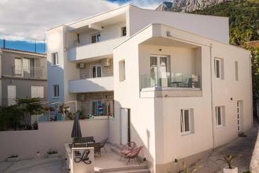 Villa Lile
