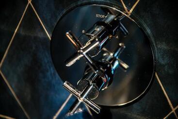 آپارتمان Caesar Suites The House Of Travelers