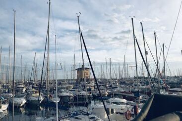 Hotel Luxury Dreams On Boat