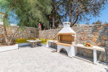 Villa Summer Light