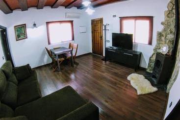 Bonito Chalet Con Piscina Cerca Del Mar