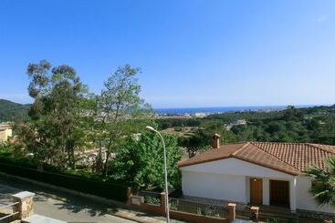ツーリストアパートメント 104648    Villa In Blanes