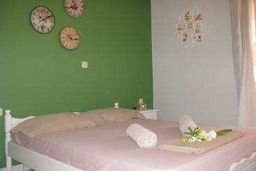 Handmade Apartment. A Step To City Center & Beach
