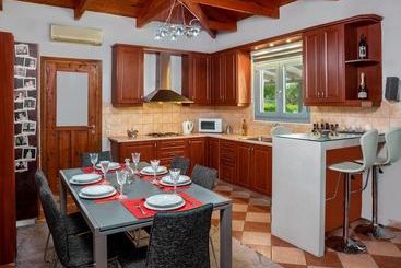 آپارتمانهای توریستها Tsoukalas Residence