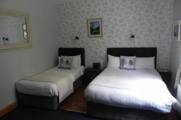 تختخواب و صبحانه Pearse Lodge