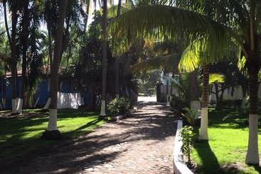 هتل Coco Blue Resort