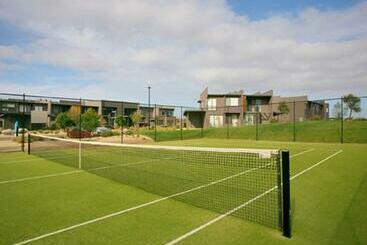Torquay Golf Retreats   Pool, Beach, Tennis, Golf