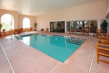 Clarion Hotel Buffalo Airport