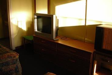 Hollywood Motel