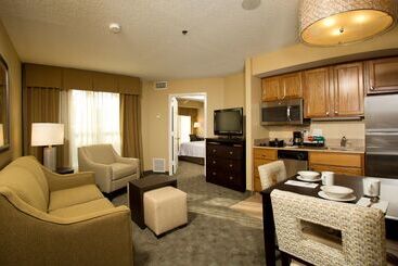 هتل Homewood Suites By Hilton Alexandria / Pentagon South