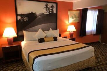 모텔 Super 8 By Wyndham Ontario