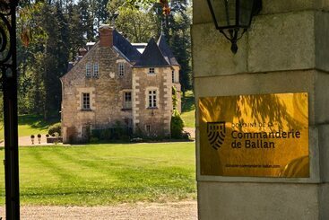 تختخواب و صبحانه Domaine De La Commanderie De Ballan